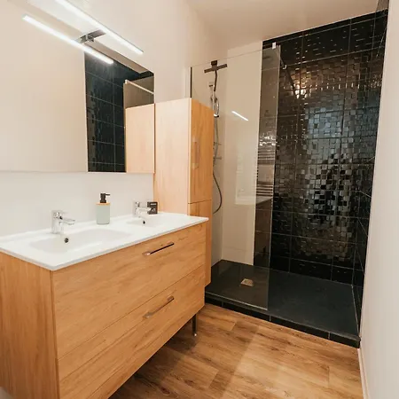 Elegant T2 Lumineux Avec Parking Prive Lägenhet *